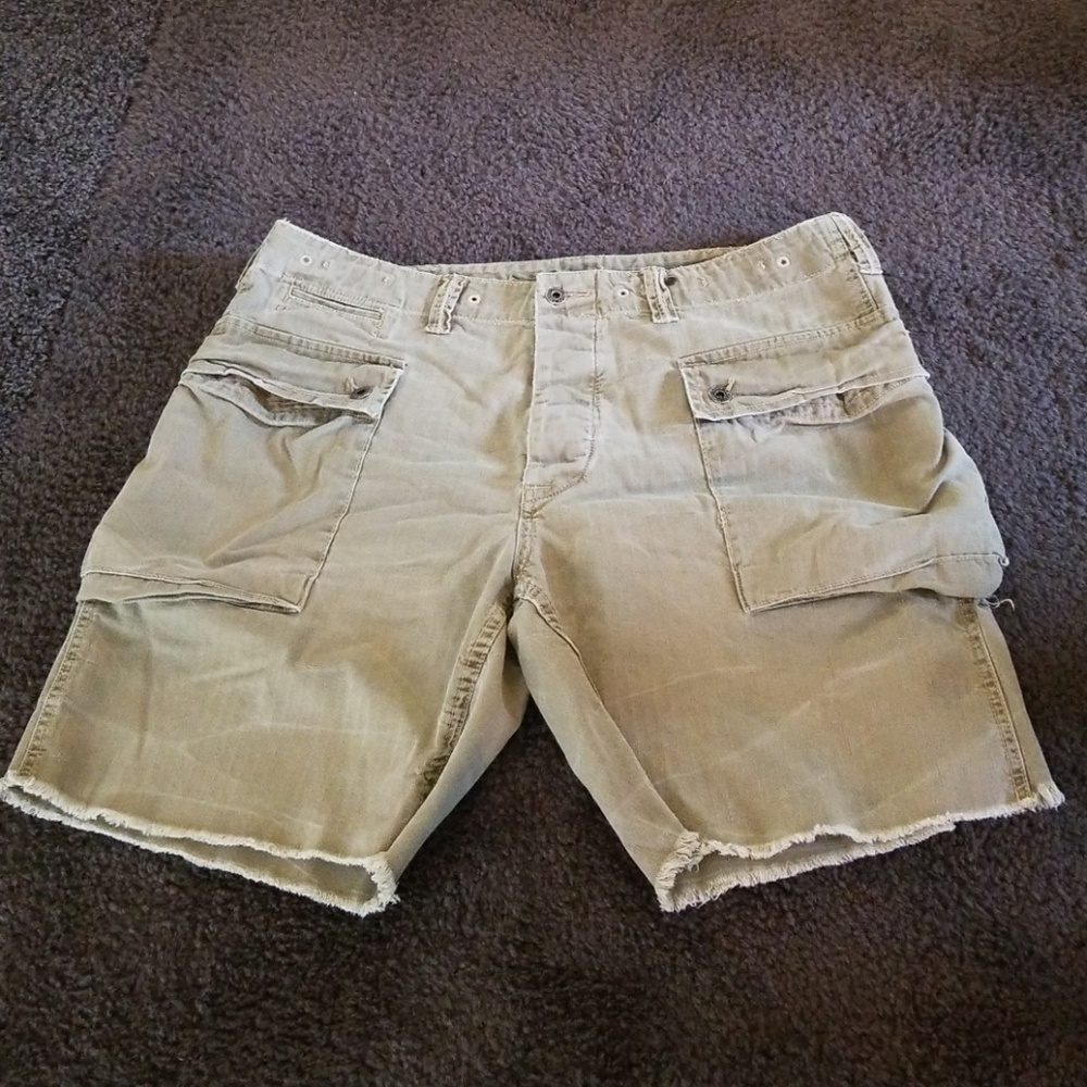 Polo shorts. Size 38. Good condition.
